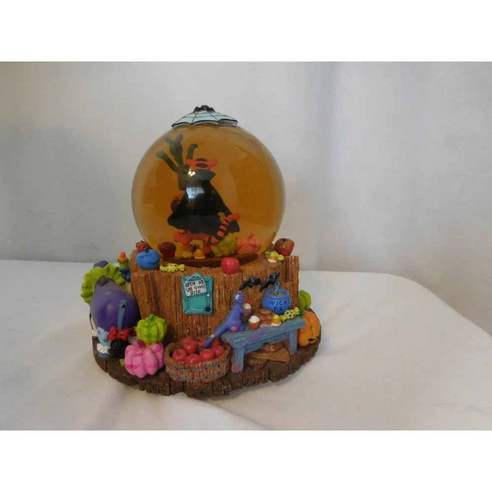 Disney Winnie the Pooh Halloween Tiggers Haunted House Musical Snowglobe Rare